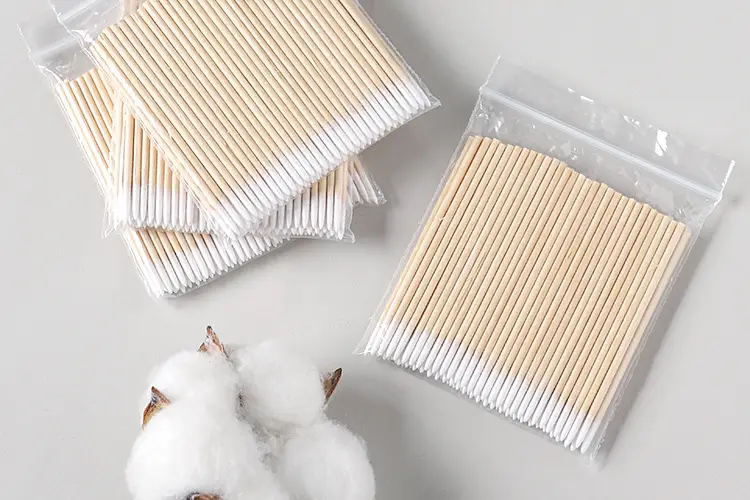 Ultra-Fine Cotton Swabs for Eyebrow & Eye Makeup — feature 16