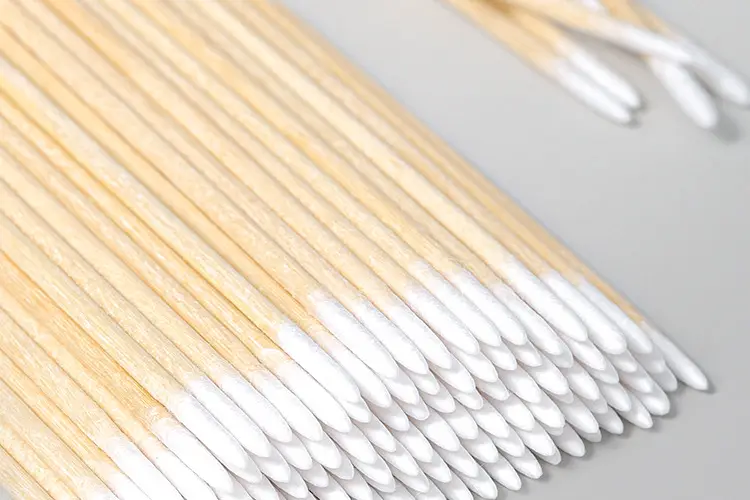 Ultra-Fine Cotton Swabs for Eyebrow & Eye Makeup — feature 6