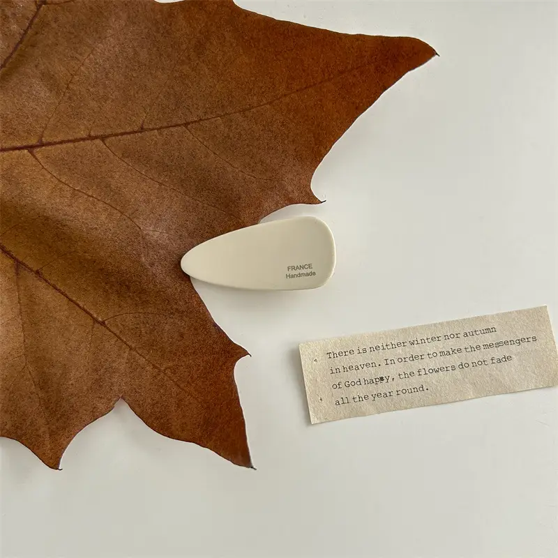 Pure White Acetate Hair Clips Set for Women - Image 5