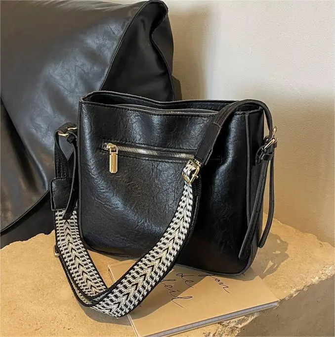 Women Retro Brown Leather Shoulder Bag 2023 Winter - Image 8