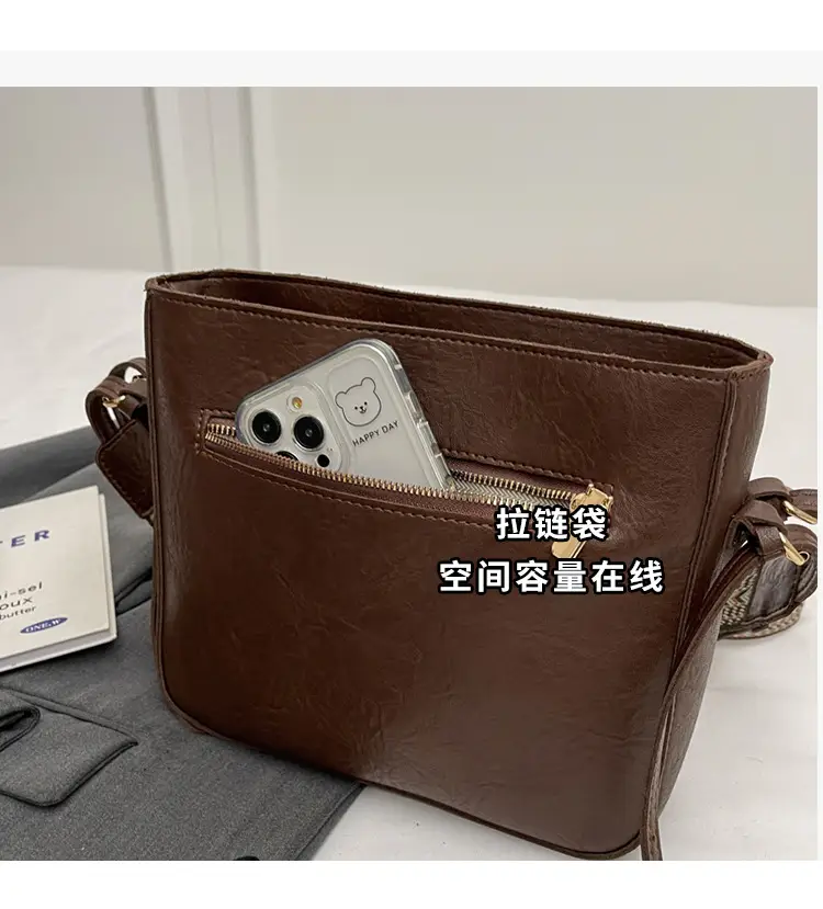 Women Retro Brown Leather Shoulder Bag 2023 Winter — feature 8