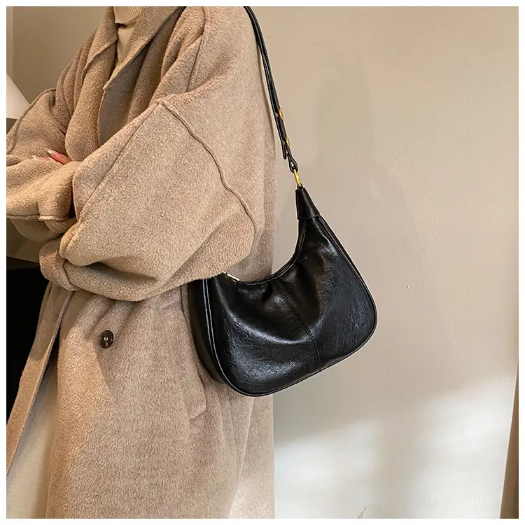 Retro Saddle Bag for Women Black Leather 2023 — feature 13