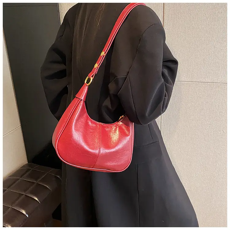 Retro Saddle Bag for Women Black Leather 2023 — feature 17
