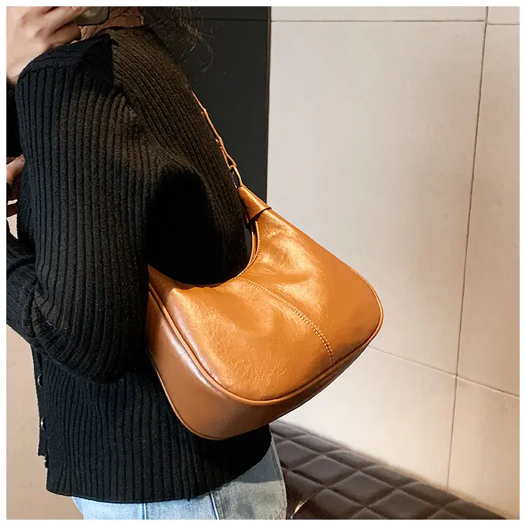 Retro Saddle Bag for Women Black Leather 2023 — feature 8