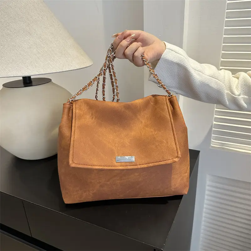 Black Chain Shoulder Bag for Women 2023