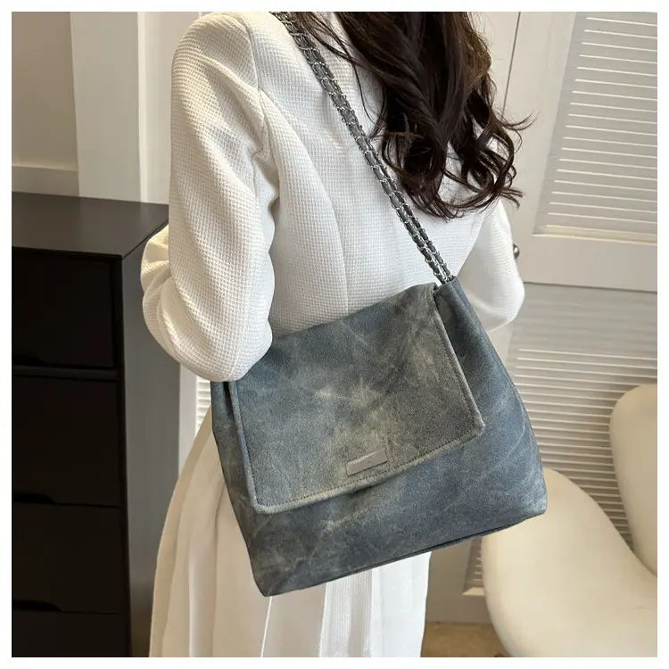 Black Chain Shoulder Bag for Women 2023 — feature 13