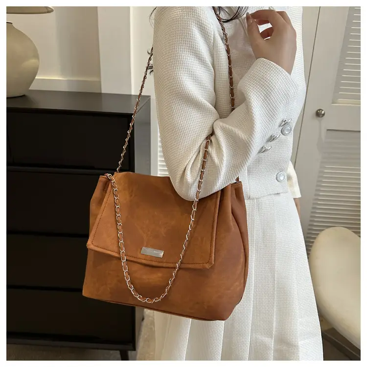 Black Chain Shoulder Bag for Women 2023 — feature 15