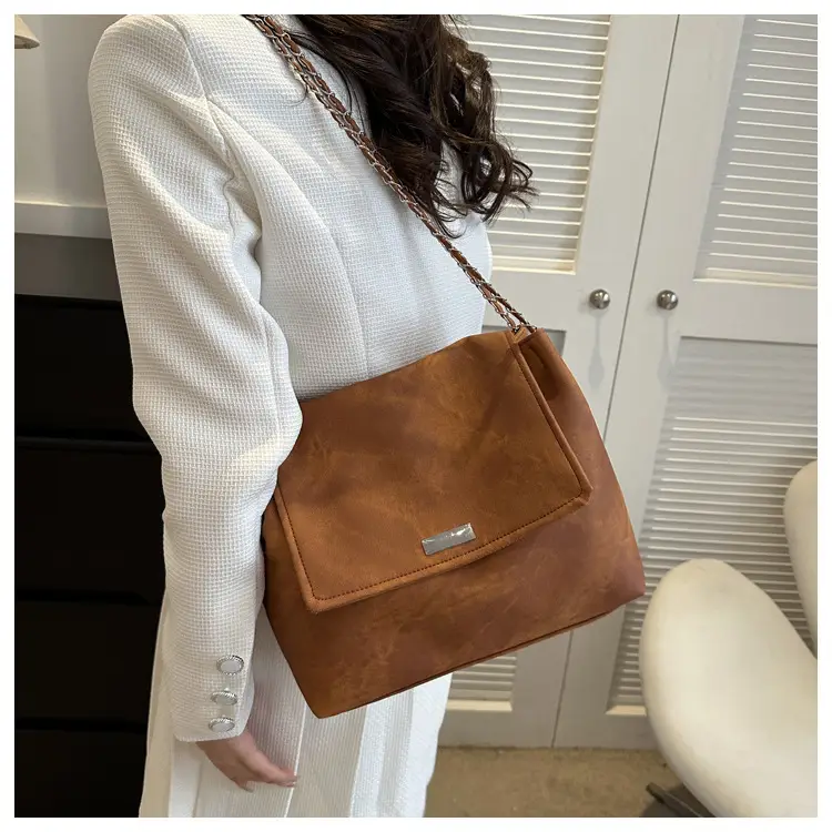 Black Chain Shoulder Bag for Women 2023 — feature 16