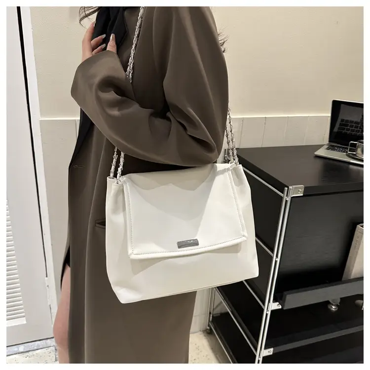 Black Chain Shoulder Bag for Women 2023 — feature 19