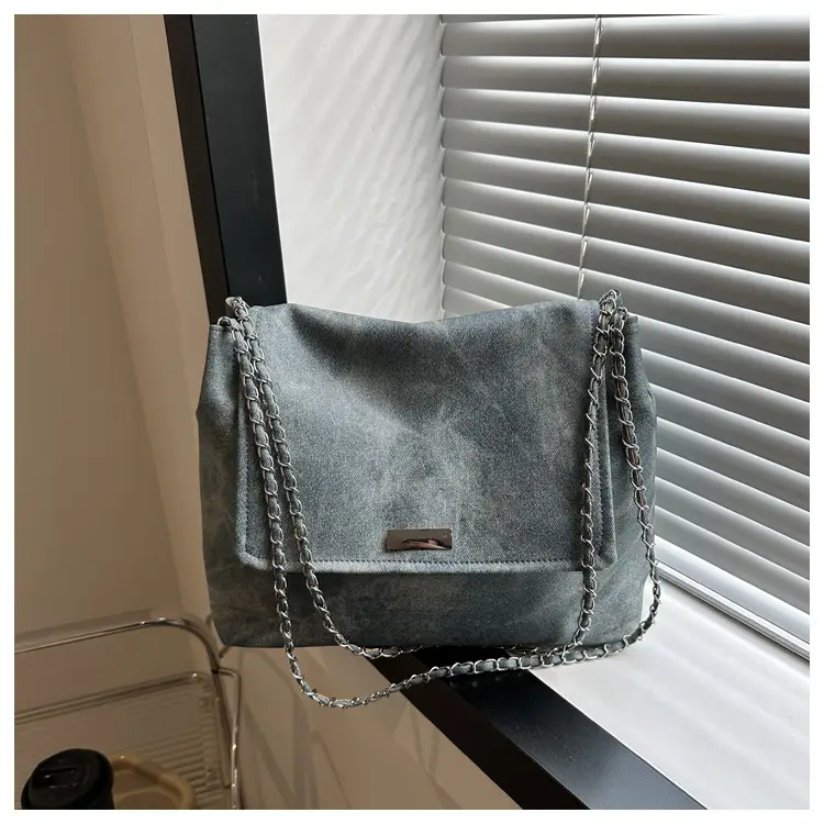 Black Chain Shoulder Bag for Women 2023 — feature 24