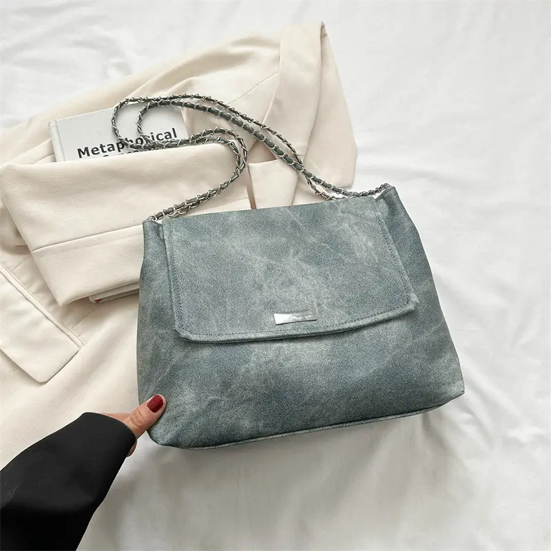 Black Chain Shoulder Bag for Women 2023