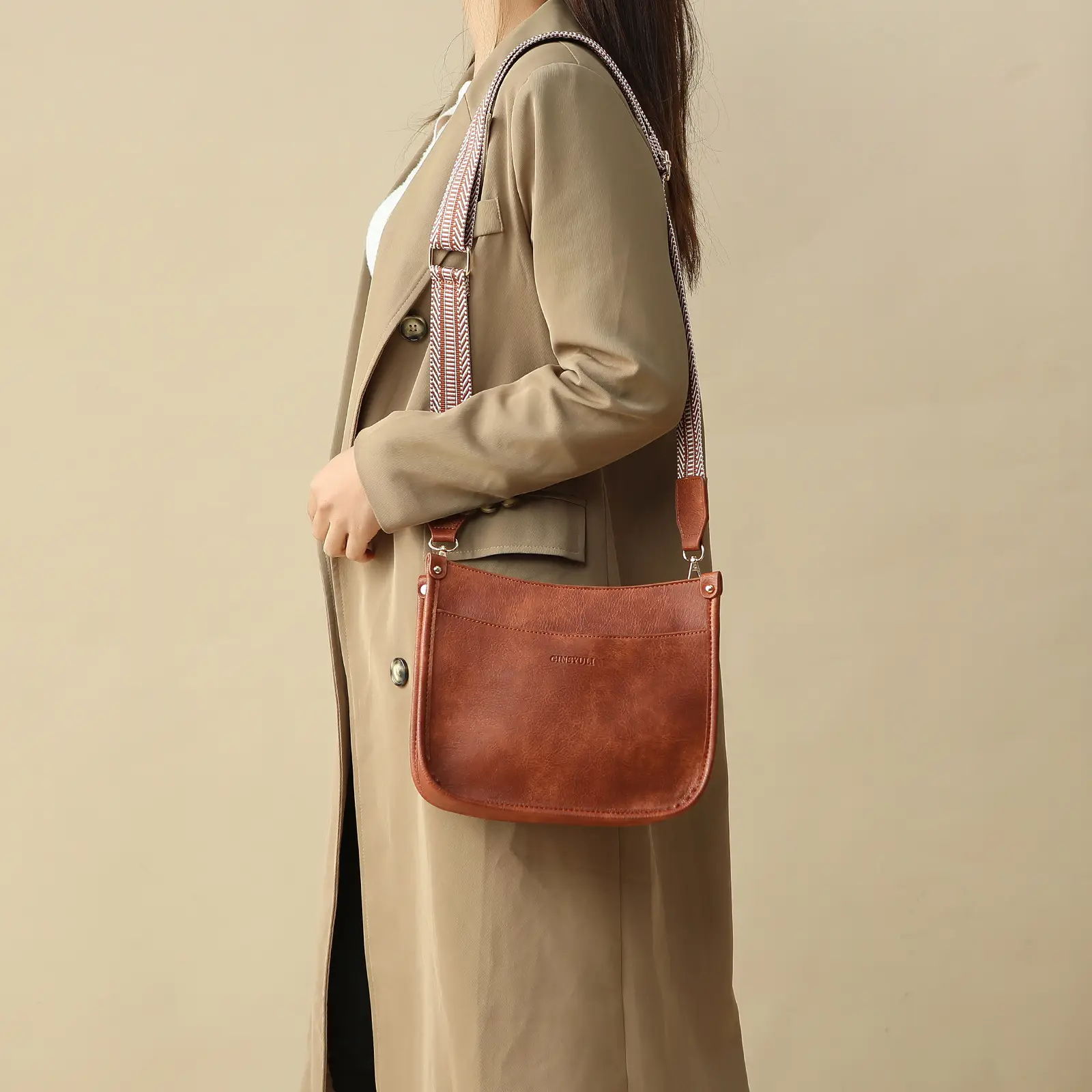 Women's Crossbody Tote Bag White Brown Feather Design