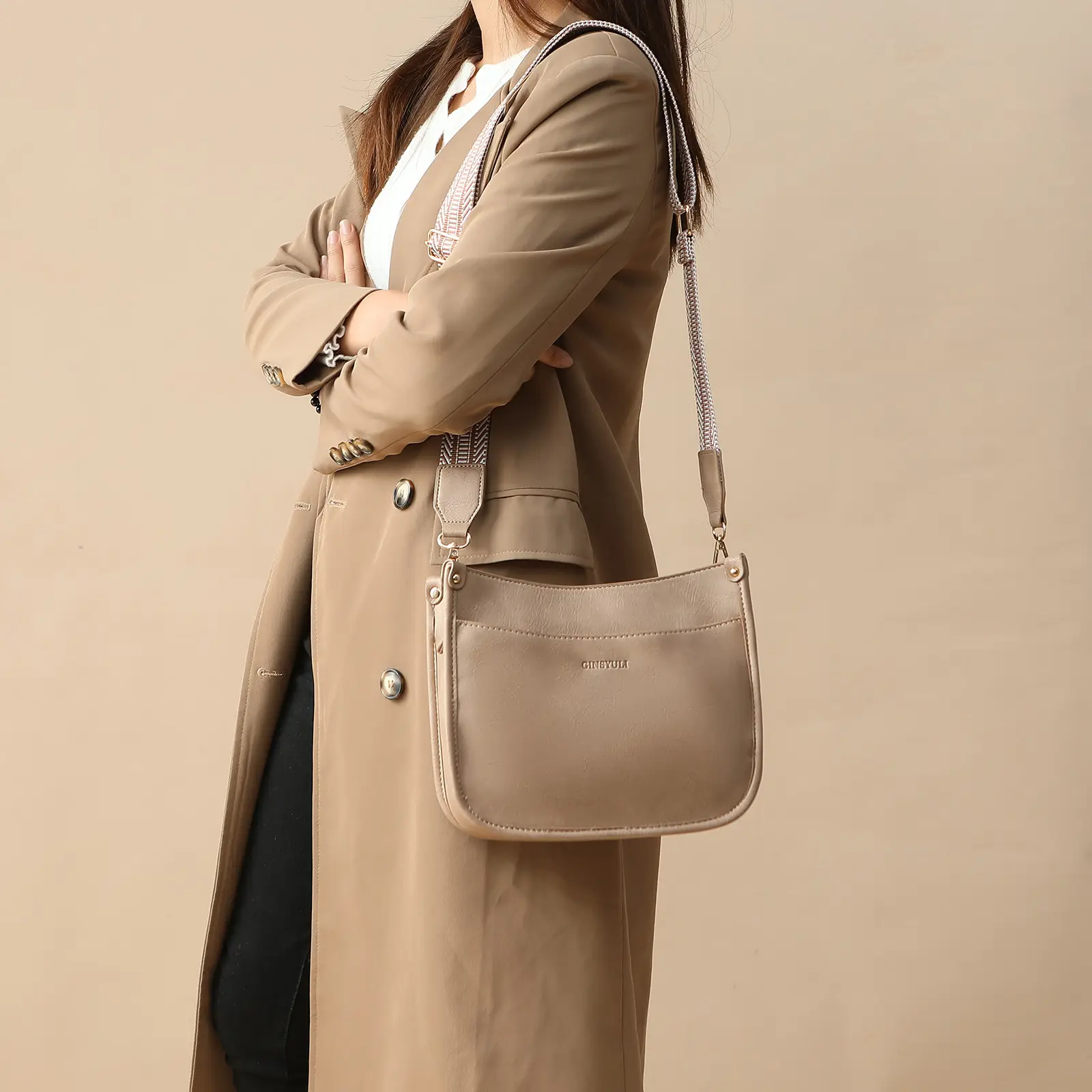 Women's Crossbody Tote Bag White Brown Feather Design