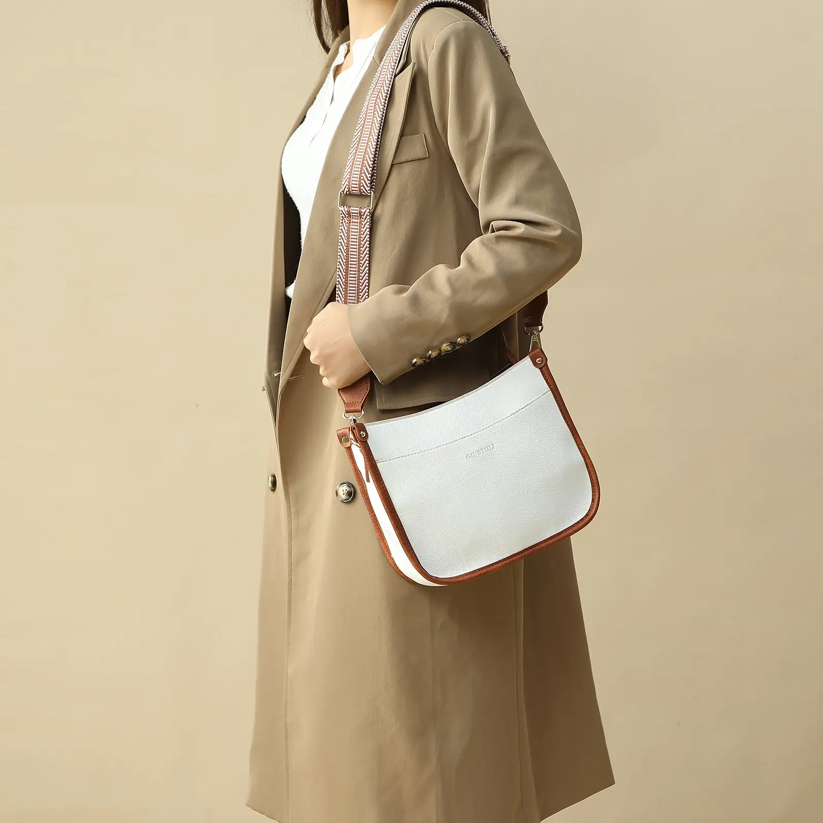 Women's Crossbody Tote Bag White Brown Feather Design — feature 25