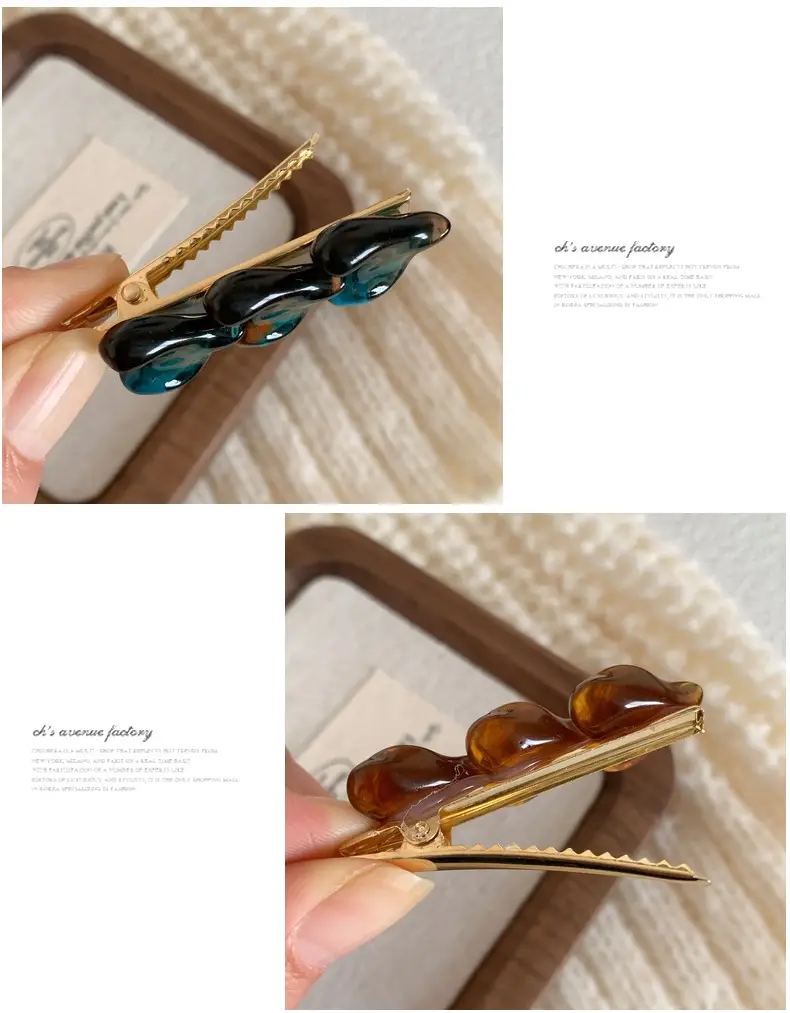 Retro Heart Hairpins for Women - Caramel & White Clips — feature 10
