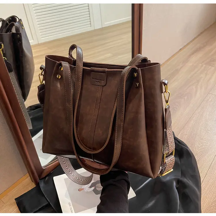 Maillard Women's Large Capacity Brown Leather Tote Bag — feature 22