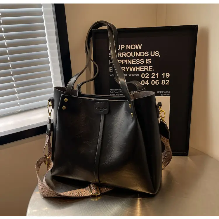 Maillard Women's Large Capacity Brown Leather Tote Bag — feature 25