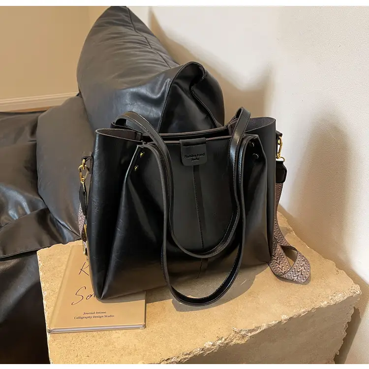 Maillard Women's Large Capacity Brown Leather Tote Bag — feature 26
