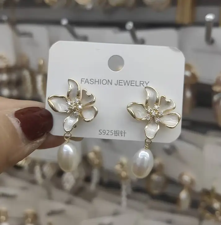 2024 Pearl Earrings for Women Trendy Design - Image 17