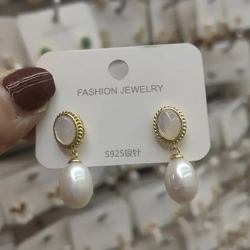 2024 Pearl Earrings for Women Trendy Design - Image 9