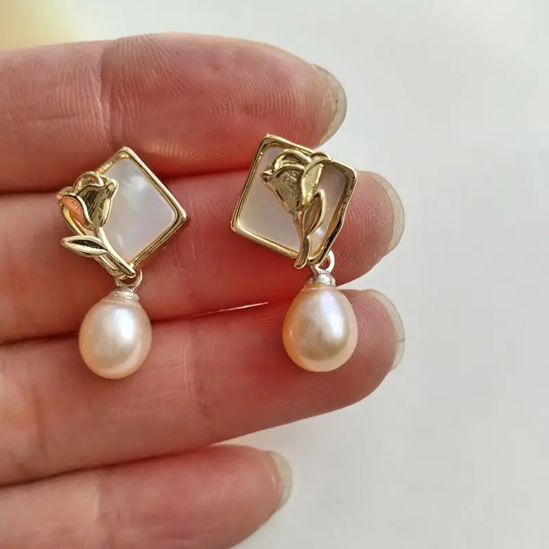 S925 Gold Pearl Geometric Earrings Light Luxury New Style - Image 5