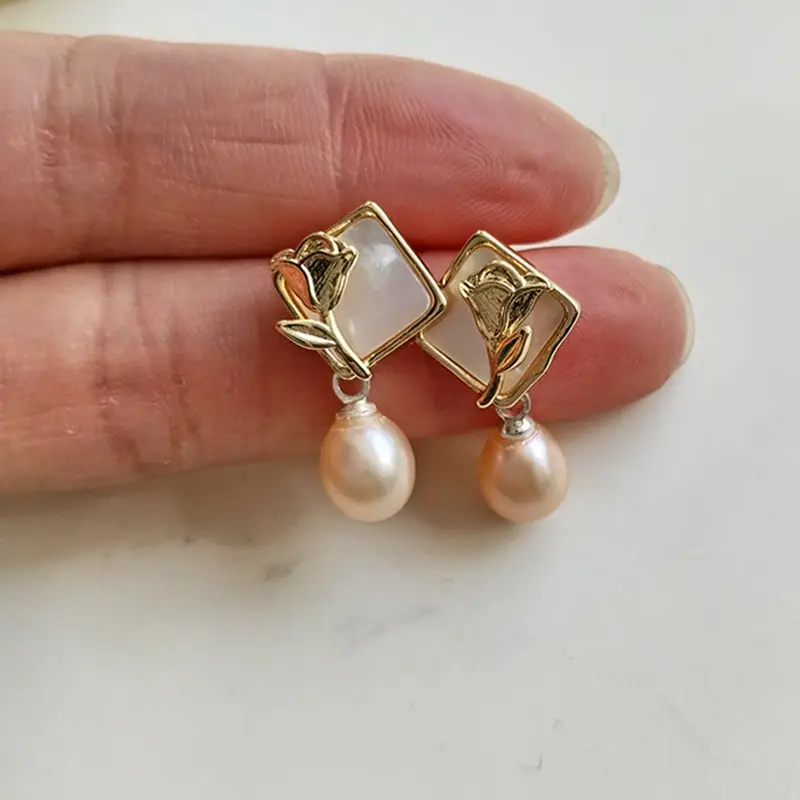 S925 Gold Pearl Geometric Earrings Light Luxury New Style — feature 10