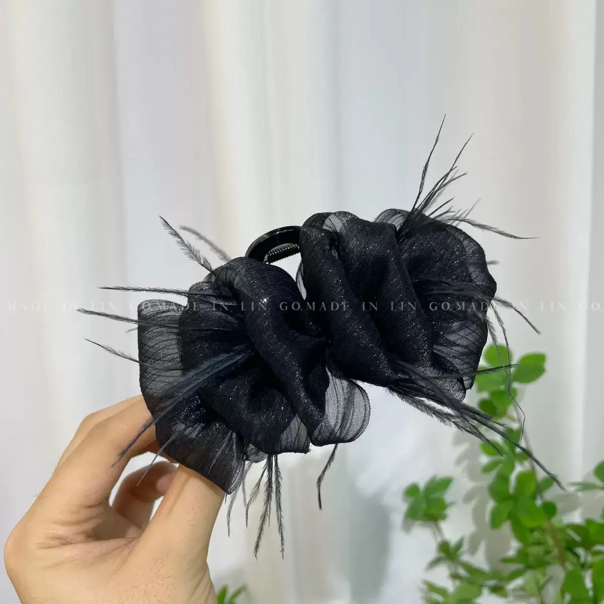 Black Mesh Cloud Bubble Hair Clip for Women — feature 3