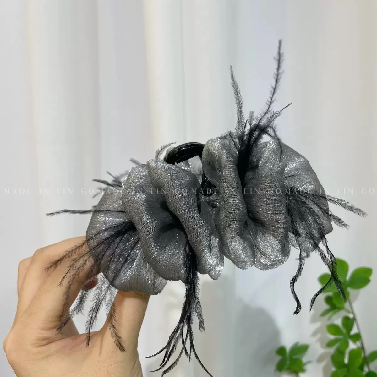 Black Mesh Cloud Bubble Hair Clip for Women — feature 5