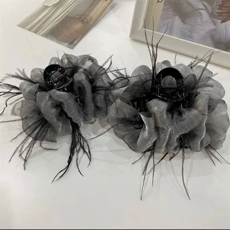 Black Mesh Cloud Bubble Hair Clip for Women — feature 7