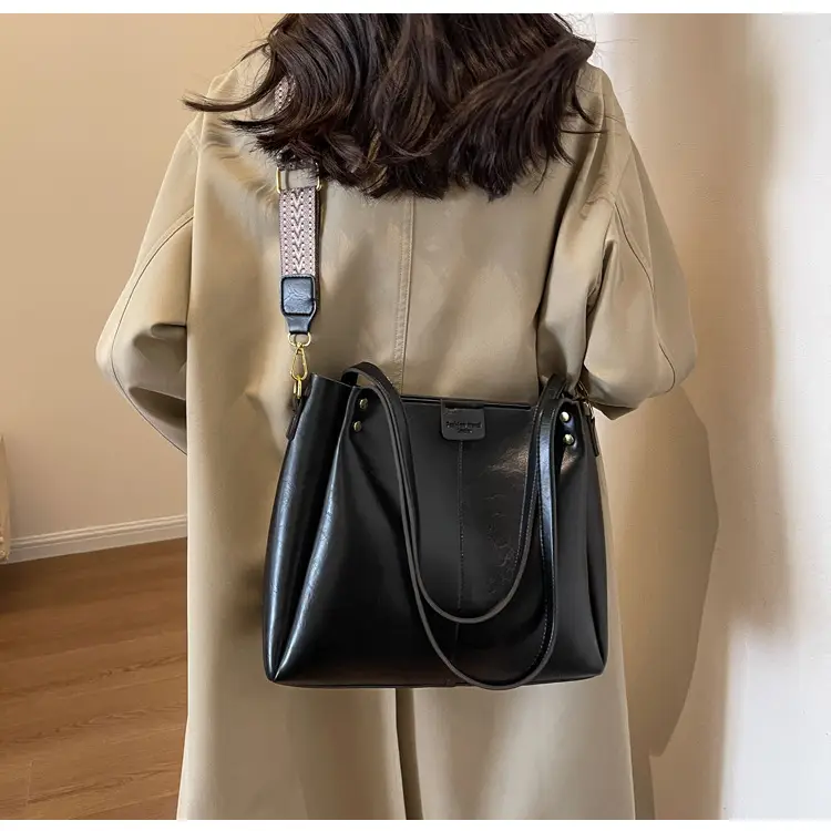 Women's Black Leather Crossbody Tote Bag Large Capacity Autumn Winter — feature 21