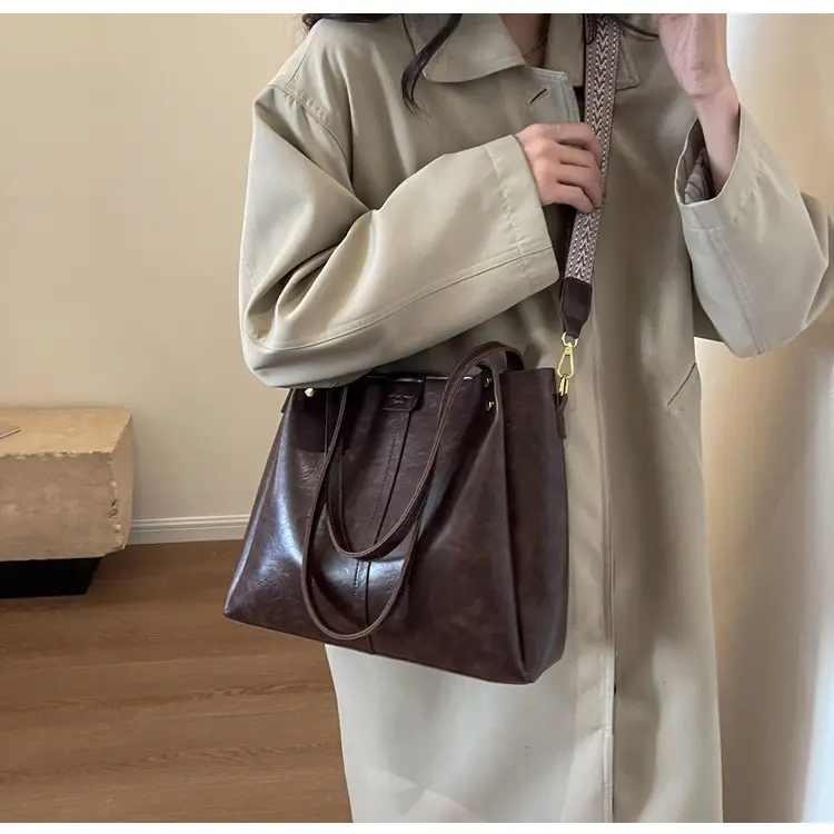 Women's Black Leather Crossbody Tote Bag Large Capacity Autumn Winter — feature 23