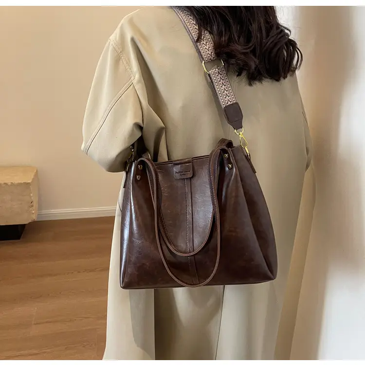 Women's Black Leather Crossbody Tote Bag Large Capacity Autumn Winter — feature 24