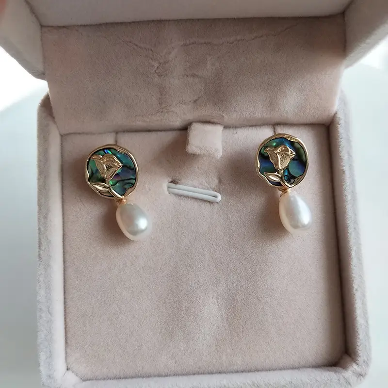 S925 Gold Pearl Geometric Earrings Light Luxury New Style - Image 6