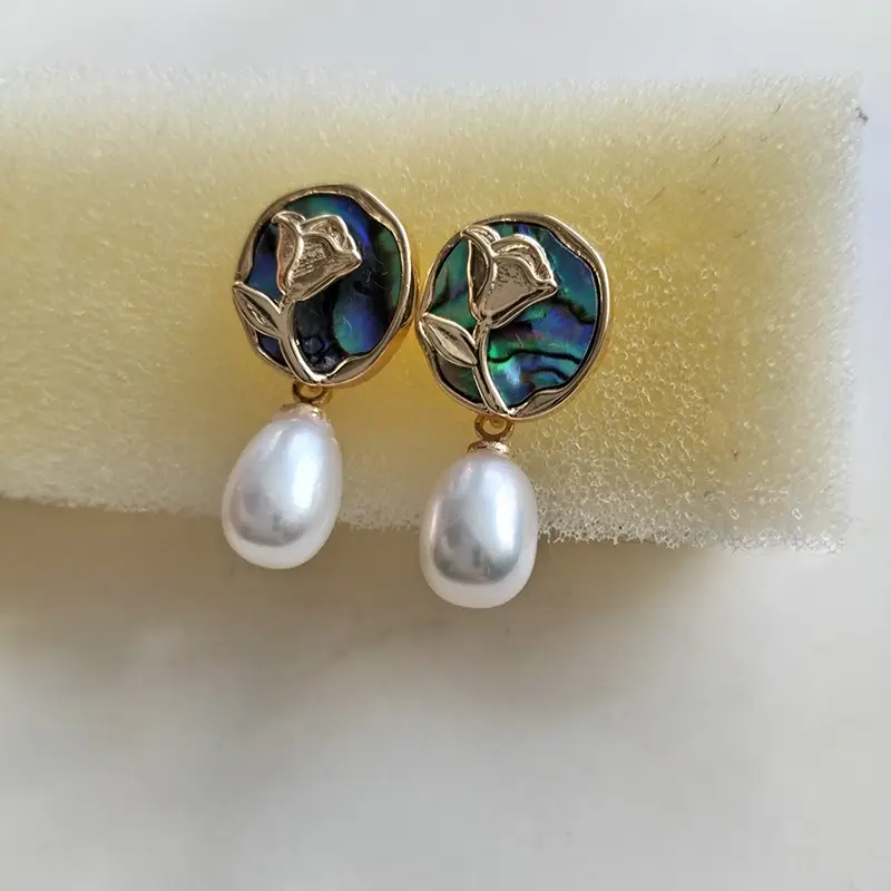 S925 Gold Pearl Geometric Earrings Light Luxury New Style — feature 10