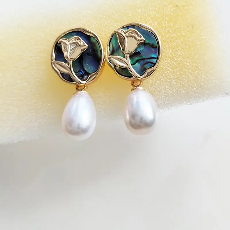 S925 Gold Pearl Geometric Earrings Light Luxury New Style — feature 11