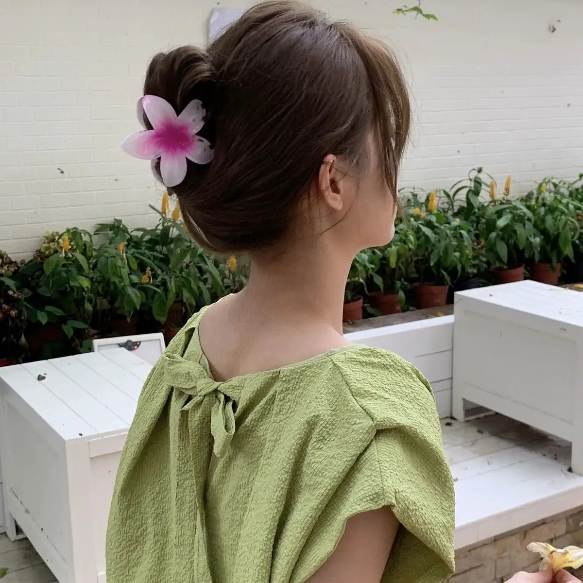 Orange Flower Cross-Country Egg Clip Back Head Clip — feature 3