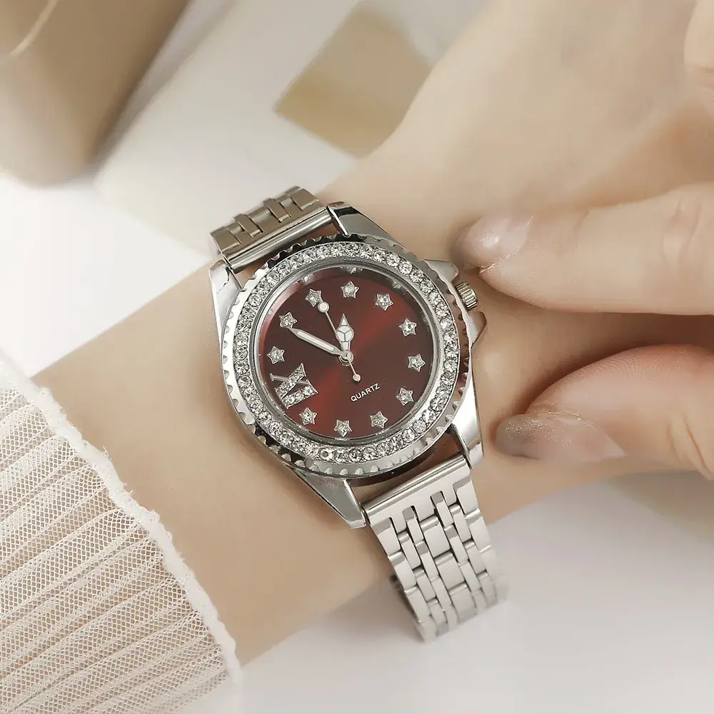 Women's Star Scale Rhinestone Alloy Watch
