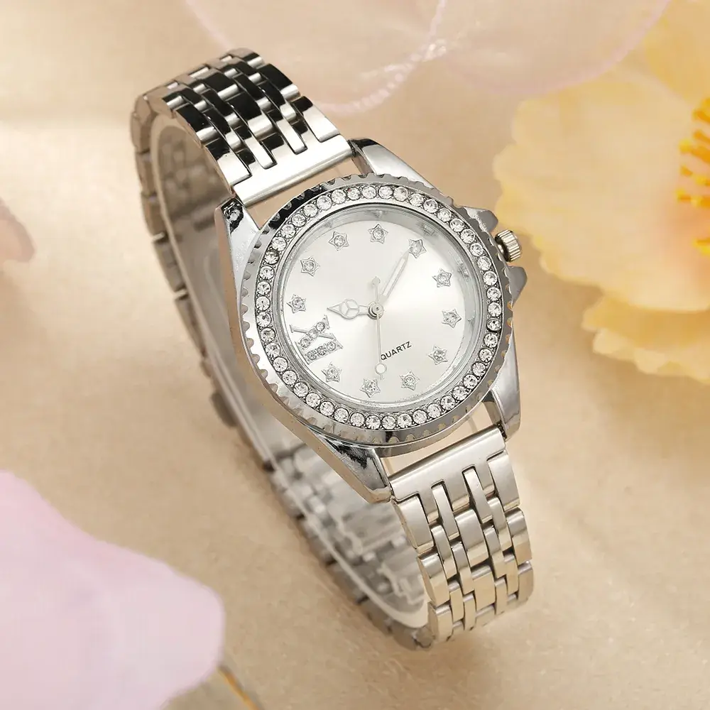 Women's Star Scale Rhinestone Alloy Watch