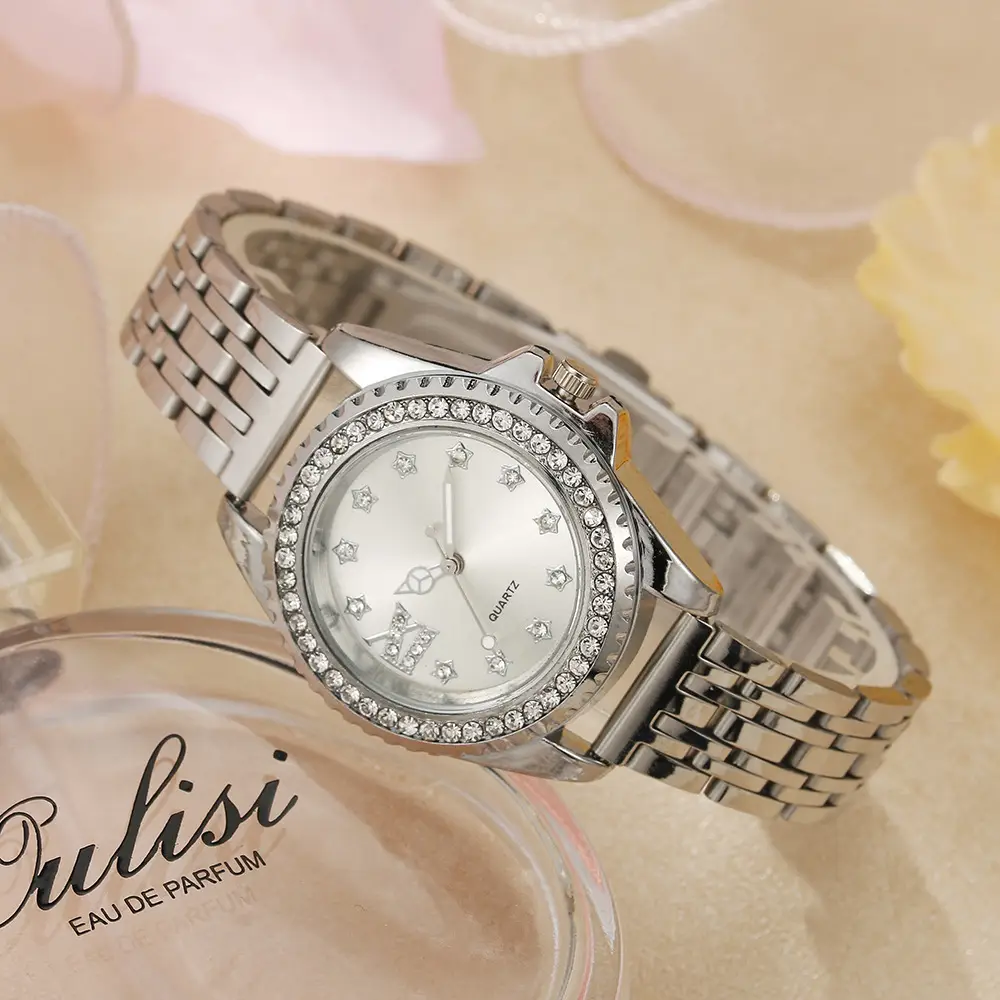 Women's Star Scale Rhinestone Alloy Watch — feature 2