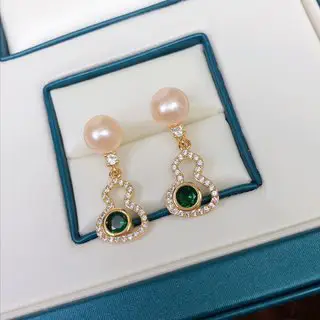 French Retro Pearl Earrings 8mm Green Gourd Design - Image 2