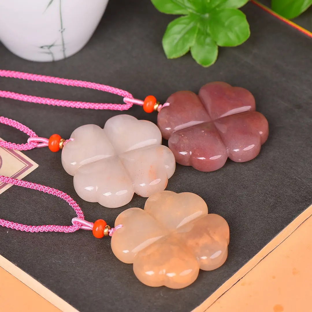 Gold Silk Four Leaf Clover Pendant Necklace — feature 7