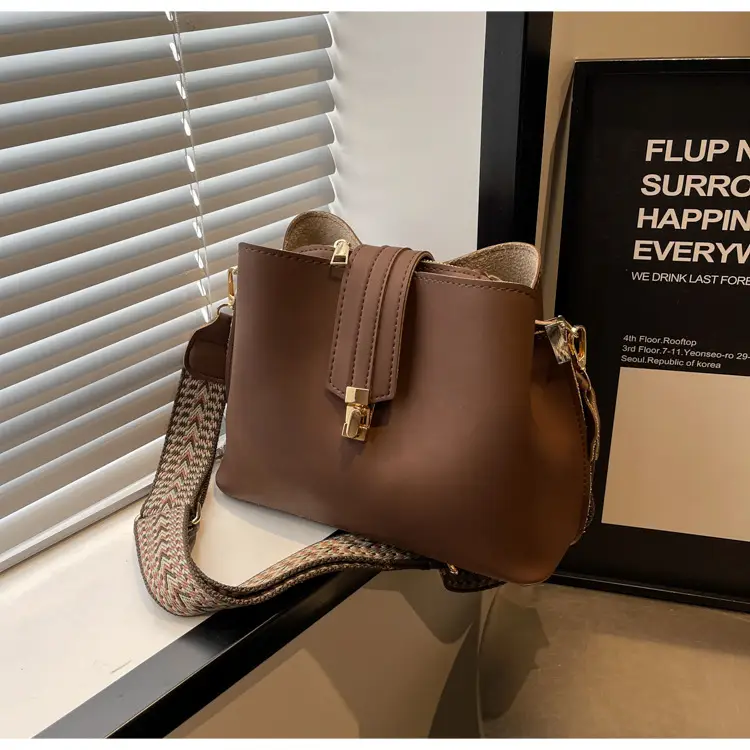Korean Style Black Shoulder Messenger Bag 2023 — feature 22