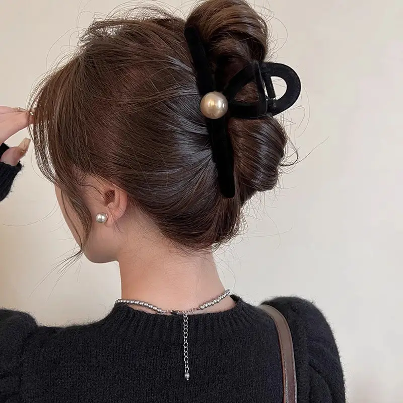 French Style Retro Black Velvet Hair Clip for Women - Image 5