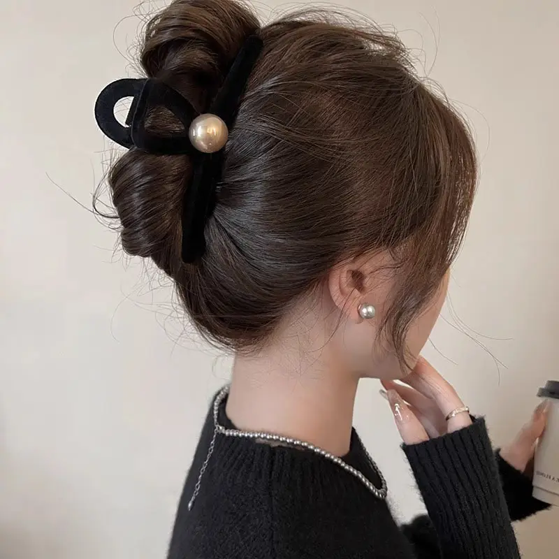 French Style Retro Black Velvet Hair Clip for Women - Image 6