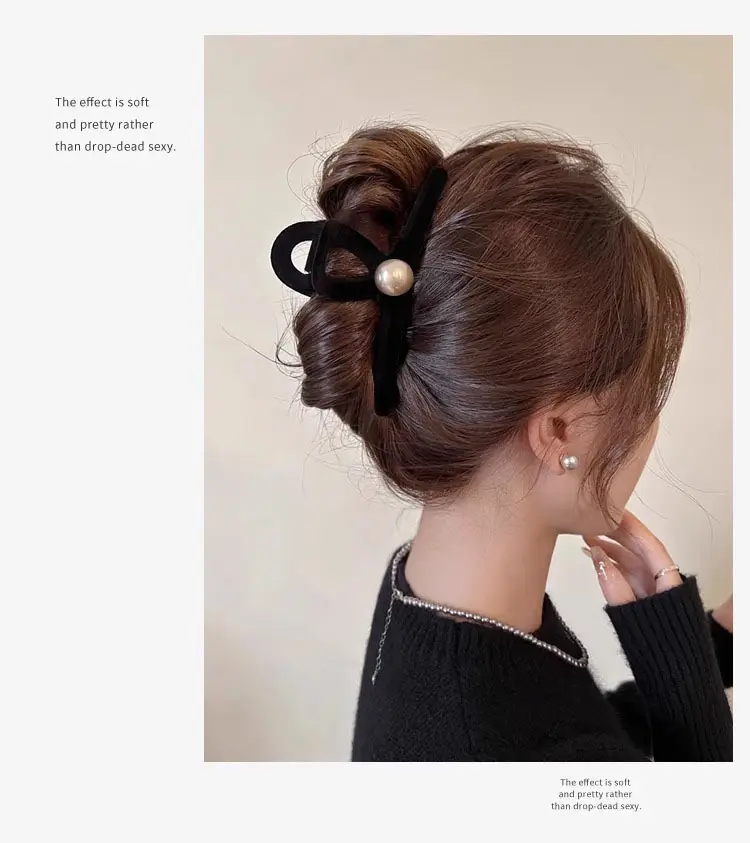 French Style Retro Black Velvet Hair Clip for Women — feature 2