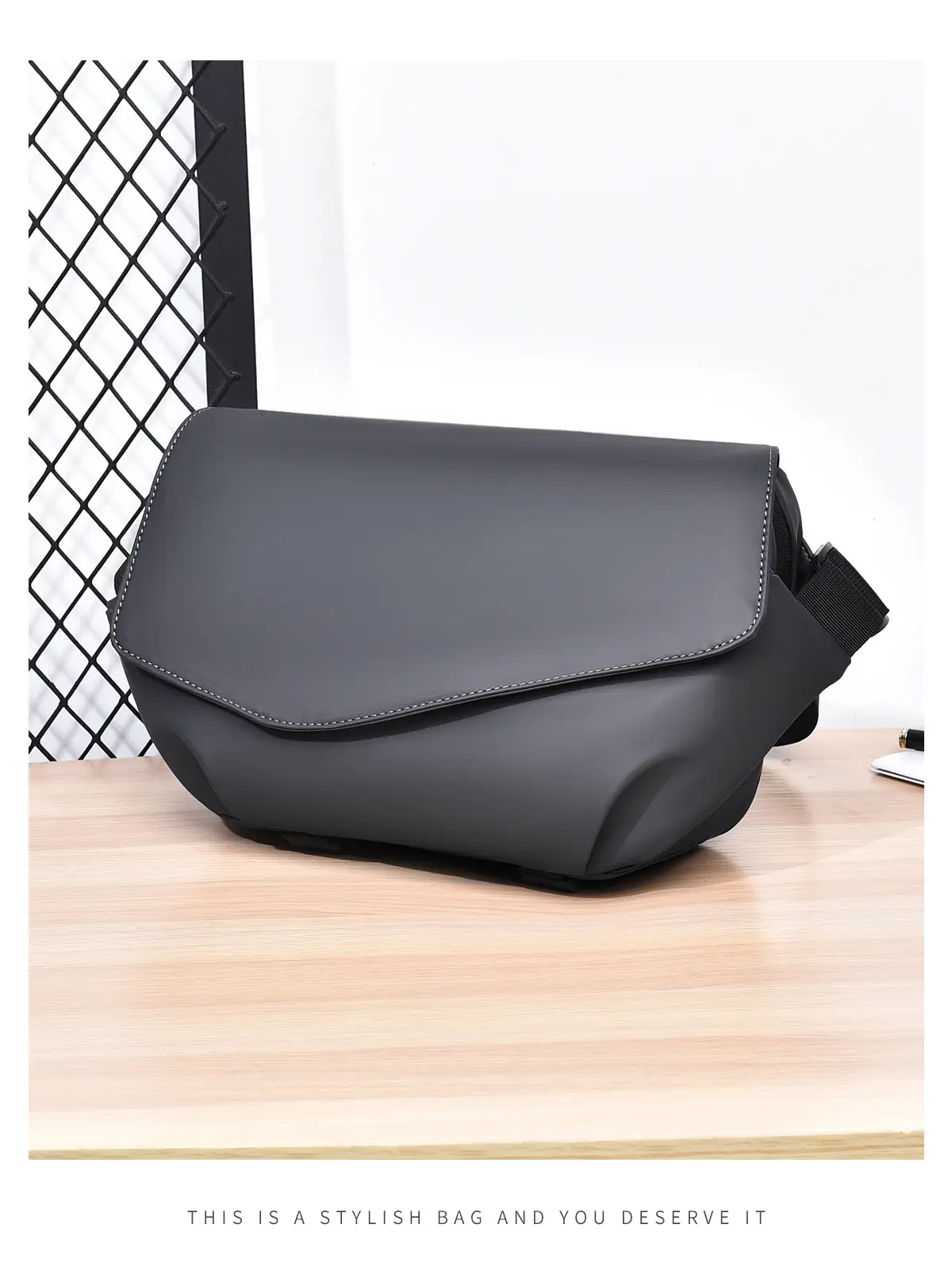 Men's Water-Resistant Crossbody Bag Black — feature 22