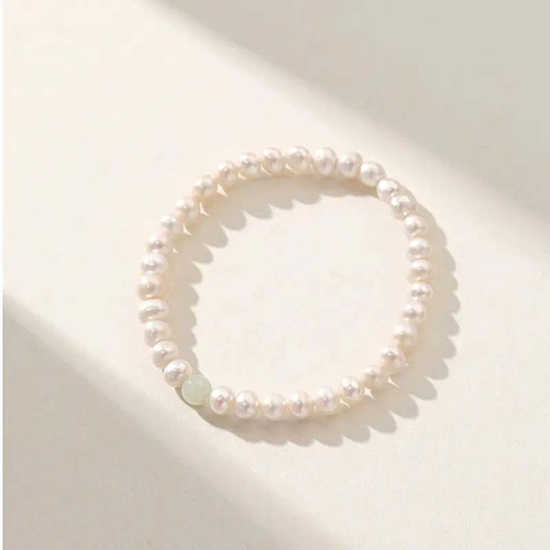 Female Gentle Textured Pearl Bracelet with Jade Cap
