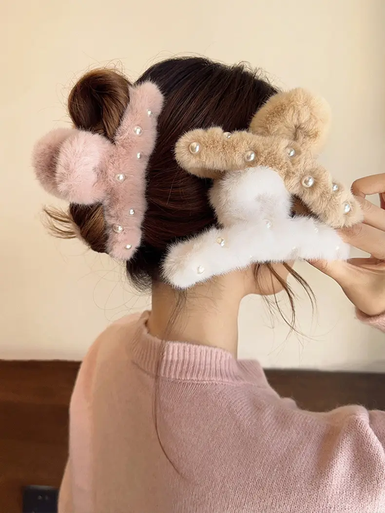 White Pearl Plush Hair Clip for Girls — feature 8