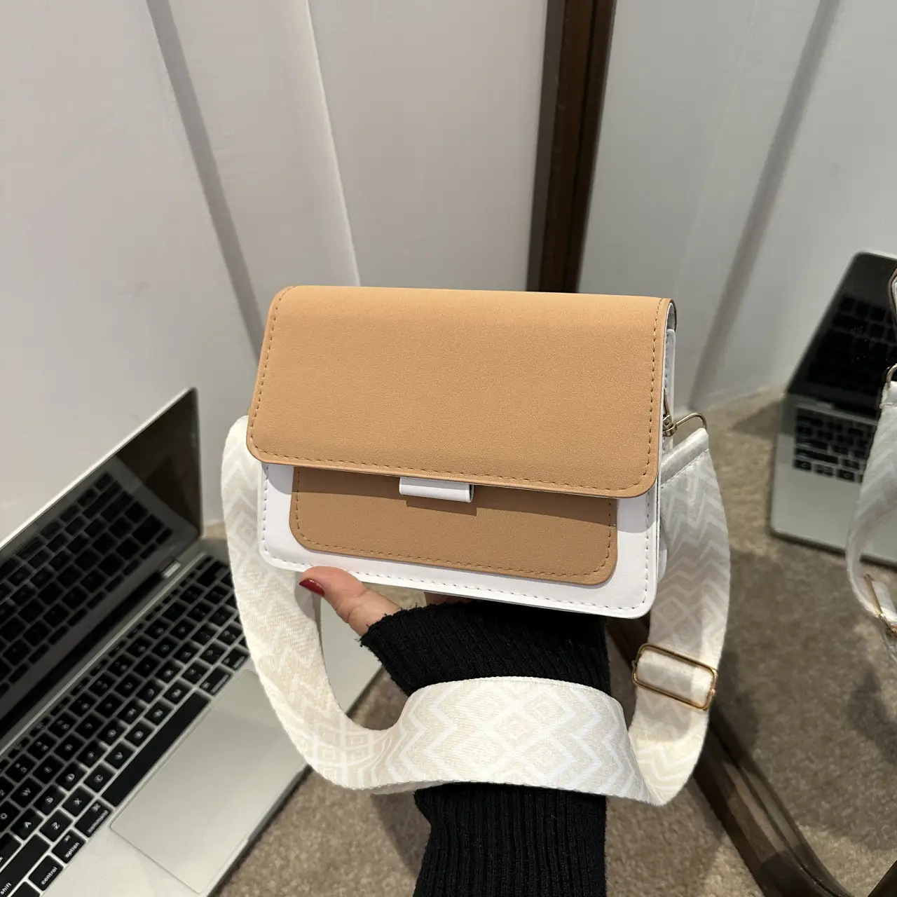 Women's tan white square shoulder bag with strap