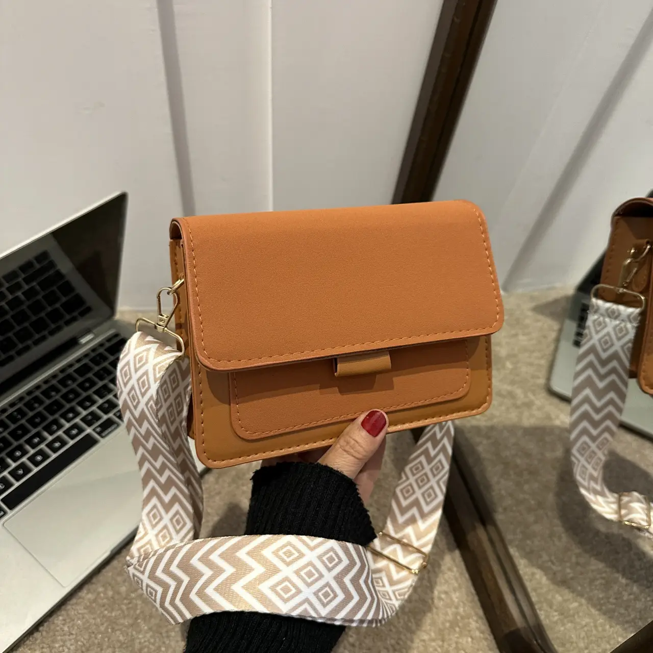 Women's tan white square shoulder bag with strap